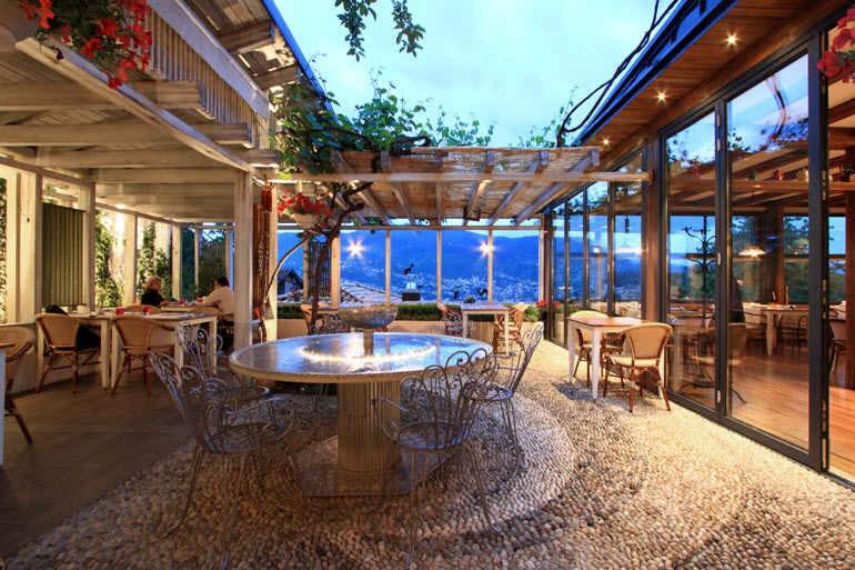 Kibe Mahala, Sarajevo